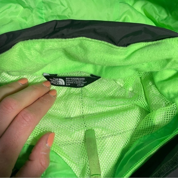 Boys size Small North Face Garcons windbreaker - Picture 2 of 4